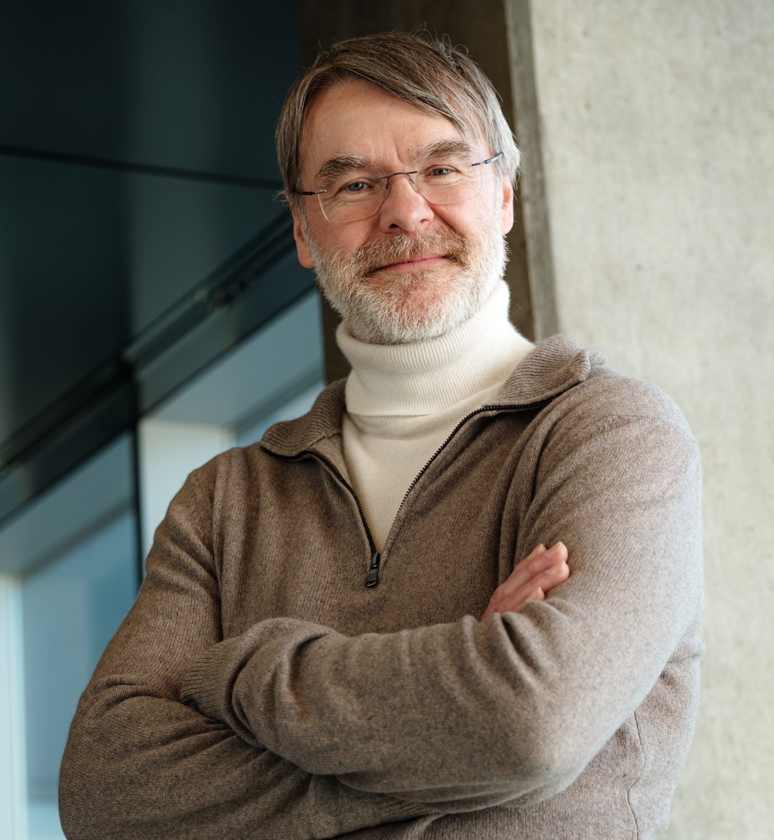 Dr. André Denault
